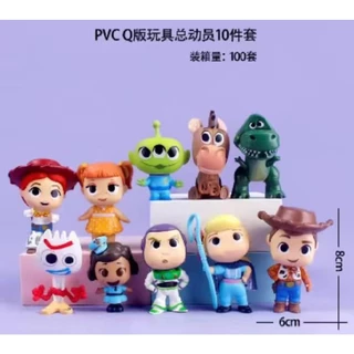 6 ชิ้น/กล่อง Toy Story 5 Buzz Woody Action Figure ล็อตโซ่หมีอะนิเมะรูปคอสเพลย์องุ่นตุ๊กตาของเล่นสําหรับของขวัญเด็กคอลเลกชันเครื่องประดับรถตกแต่งบ้านเค้กตกแต่ง MLML
