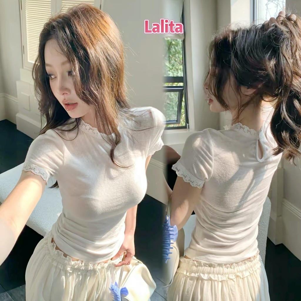 Lalita เสื้อยืดผู้หญิง คอสูงแต่งลูกไม้ แขนสั้น เข้ารูป สไตล์เกาหลี หวานละมุน ใส่เที่ยว ใส่ทุกวัน ส่งไวจากไทย