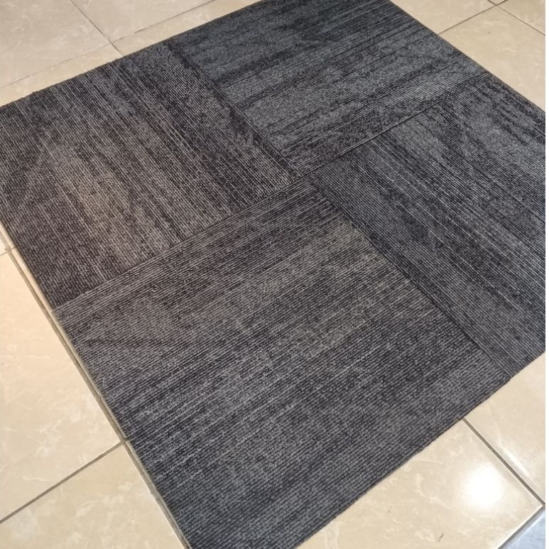 เจ้าหน้าที่ || BLACK TILE FLOOR CARPET