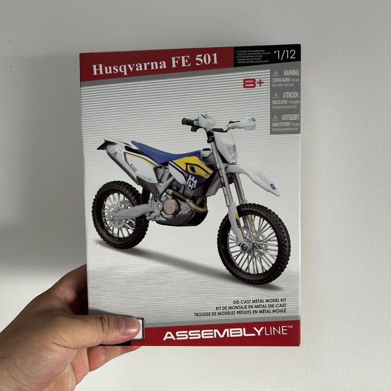ประกอบรถจักรยานยนต์รุ่น Honda Kawasaki Mah 450 Housswana 501 BMW 1200gs Ducati เครื่องประดับ