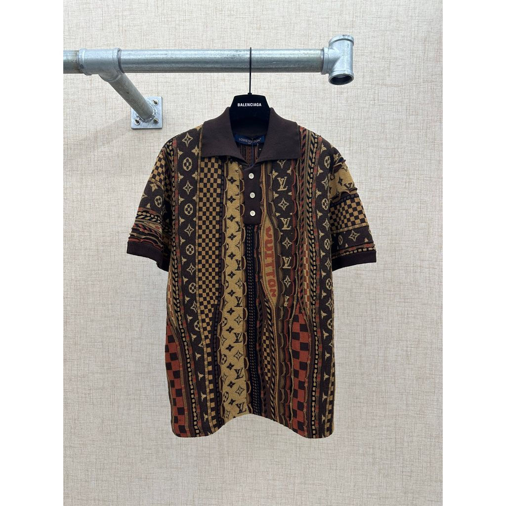 L * OUDIS VUIT#TON /L * V2026 Star Early Spring เสื้อยืดแขนสั้นสไตล์ใหม่ผู้ชายผู้หญิงคู่สไตล์รอบคอ S