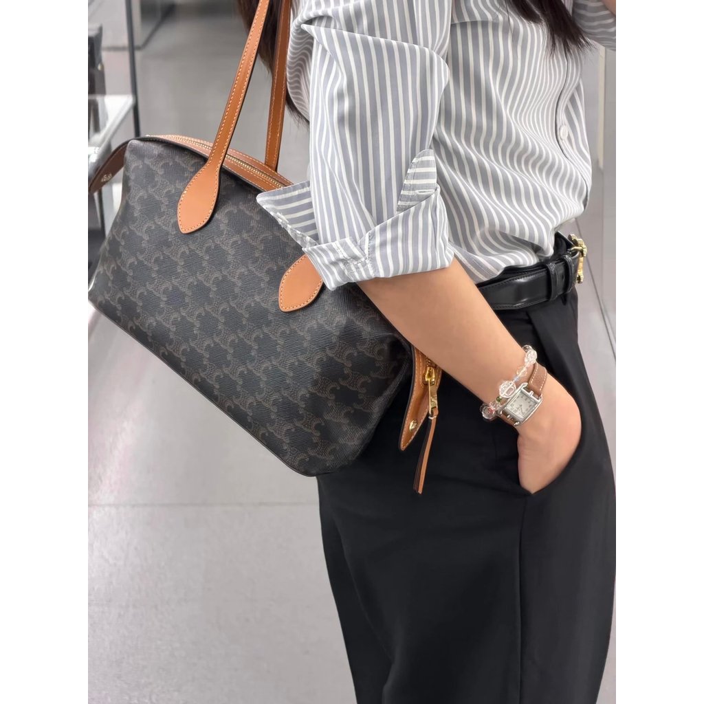 CELINE CELINE TRIOMPHE CANVAS Triumph CANVAS Golden ตกแต่ง CANVAS หนังลูกวัวกระเป๋าสะพายขนาดเล็กผู้ห
