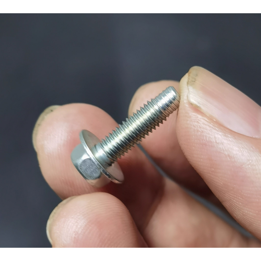 10 ชิ้น/สกรูที่เท้าแขน Roof Mitsubishi Pajero V93 V97 Orand pajero sport สกรูจับหลังคา