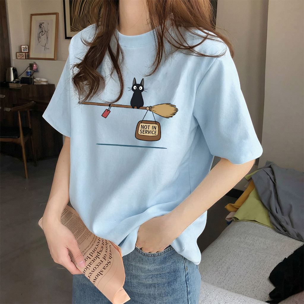 ChillTee เสื้อน่ารัก เสื้อยืด oversize เกาหลี โคตรนุ่ม เนื้อผ้าฝ้ายผสมโพลีเอสเตอร์ ลาย "Broom cat" สินค้าใหม่ 【COD】