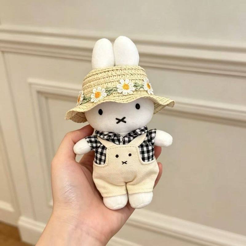 Miffy Miffy Rabbit 13 ซม.กระเป๋าจี้ลายสก๊อตเสื้อผ้าเด็กชุดตุ๊กตาตุ๊กตาพวงกุญแจจี้ของขวัญ