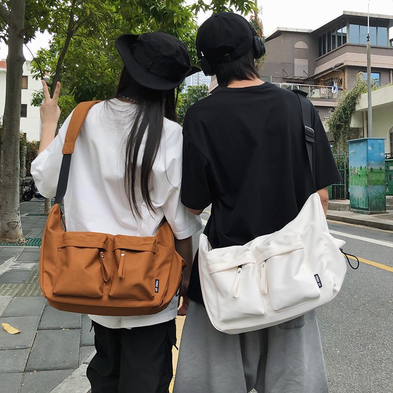 美尼龙布 MultiPurpose子包 ผู้ชาย百搭便กีฬา风单肩特包สไตล์อเมริกันผ้าไนลอนกระเป๋าเกี๊ยวผู้ชายAll-match Crossbody Ba