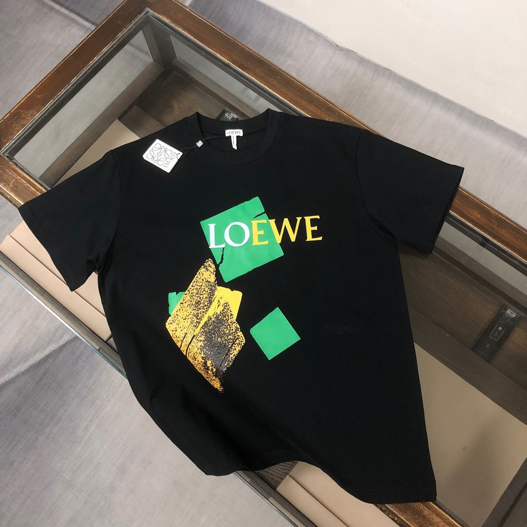 2026/Loewe tee/Loewe เสื้อยืดผู้ชายผู้หญิงเสื้อยืดพิมพ์แขนสั้นคู่เสื้อยืดอินเทรนด์ Hip-Hop UI7V