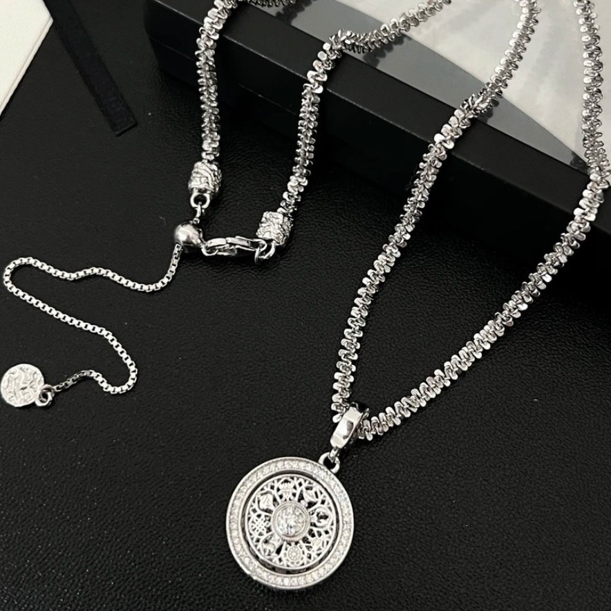 Preferred in-stock items#925Silver necklace《Turn the compass》Luxury Zircon Eight Treasures Compass N