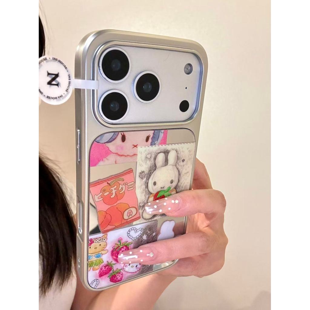 Huiwanju ภาพประกอบทาสีน่ารักสตรอเบอร์รี่กระต่ายแมวสําหรับ iphone17promax เคส iPhone 15 14 ใหม่