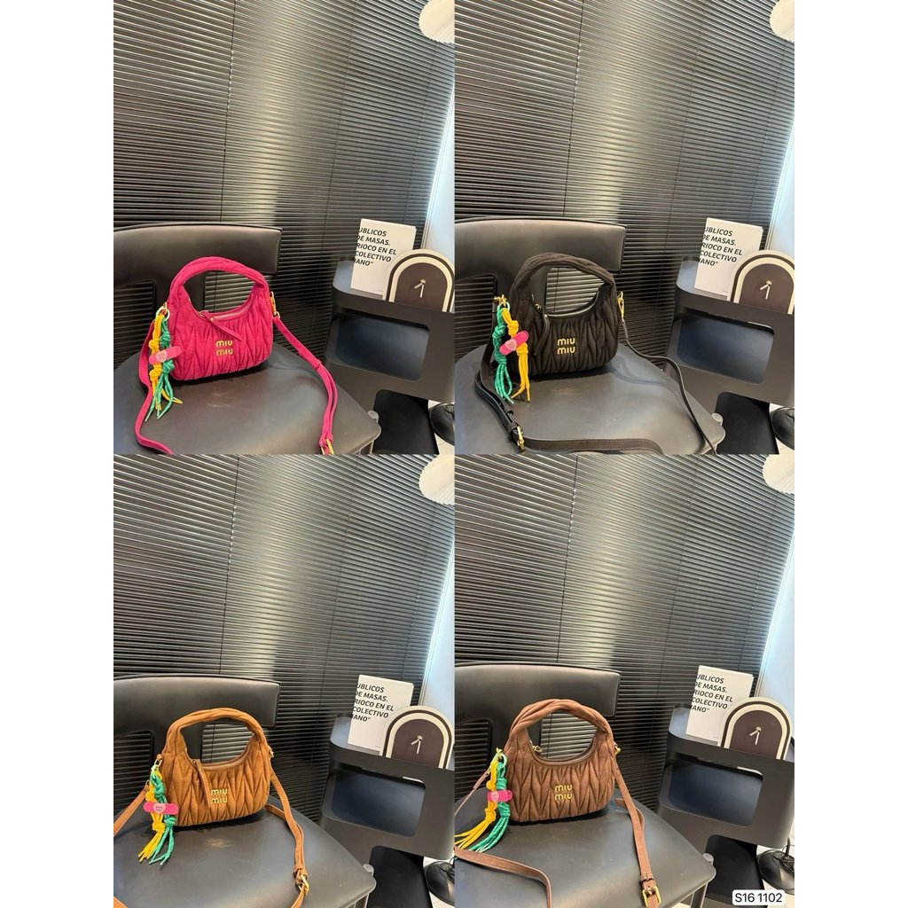 Miumiuhobo Suede Muse Underarm Bag One of the Classic Bags Hobo Wide Handle Like Belt Style Super Un