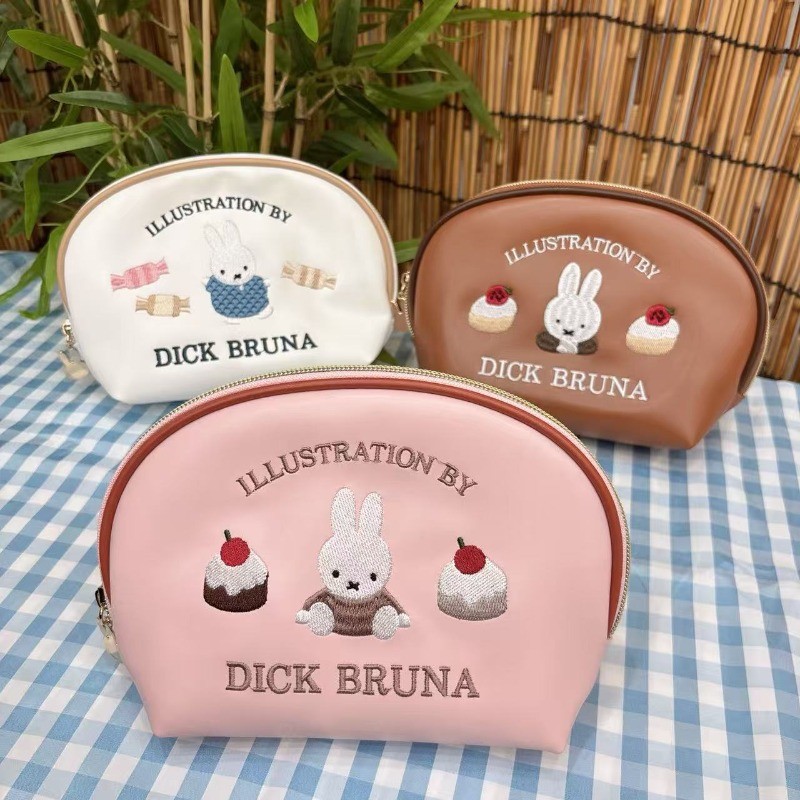 Rabbit PU กระเป๋าเครื่องสําอางประเภทเปลือกมัลติฟังก์ชั่นที่เก็บสายเคเบิลข้อมูลที่ชาร์จแยกถุงกระดาษทิชชู่สไตล์ญี่ปุ่น