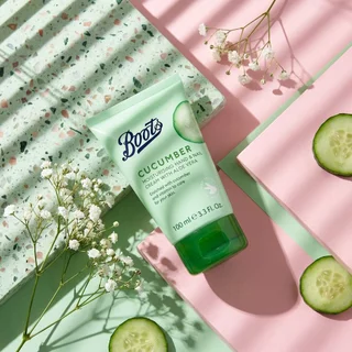 Boots Cucumber Moisturising Hand & Nail Cream With Aloe Vera 100Ml บู๊ทส์ คิวคัมเบอร์ มอยเจอร์ไรซิ่ง แฮนด์ครีม