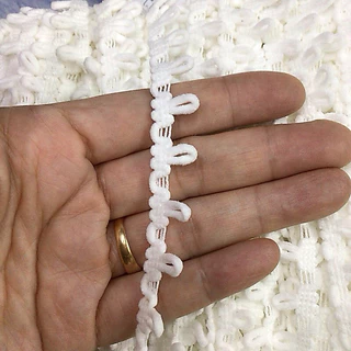ลูกไม้ยางยืดสีขาวขนาด 1 cm.ตกแต่งขอบกางเกงใน.ตกแต่งสายเสื้อชั้นใน.น่ารักมากๆค่ะ🌷(สั่งเกิน2ตัดยาว)
