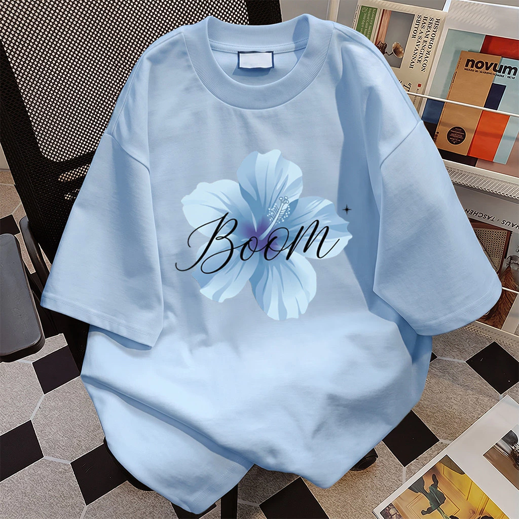 COD BOOM เสื้อยืดโอเวอร์ไซซ์ผู้หญิง ผ้านุ่มหนา ชบา แฟชั่นสไตล์เกาหลี [งานเกรดพรีเมียม งานเกรด A]