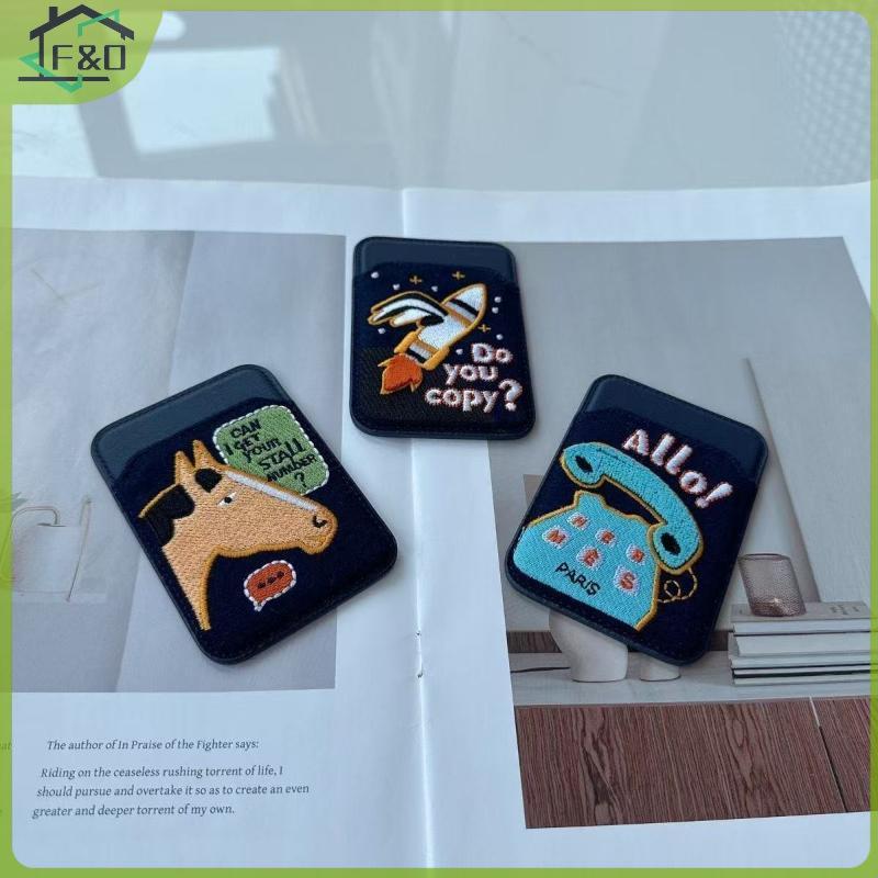 เคสมากำลังบัตรหนังและแม่เหล็ก กันน้ำ GPS สำหรับโทรศัพท์มือถือบางเฉียบที่สามารถกลับด้านได้