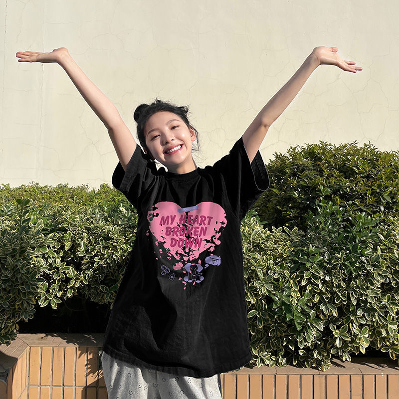 เสื้อยืดผู้หญิงแขนครึ่ง สไตล์ Zhang Ruonan การออกแบบเฉพาะและหลวม สไตล์ใหม่ของปี 2022