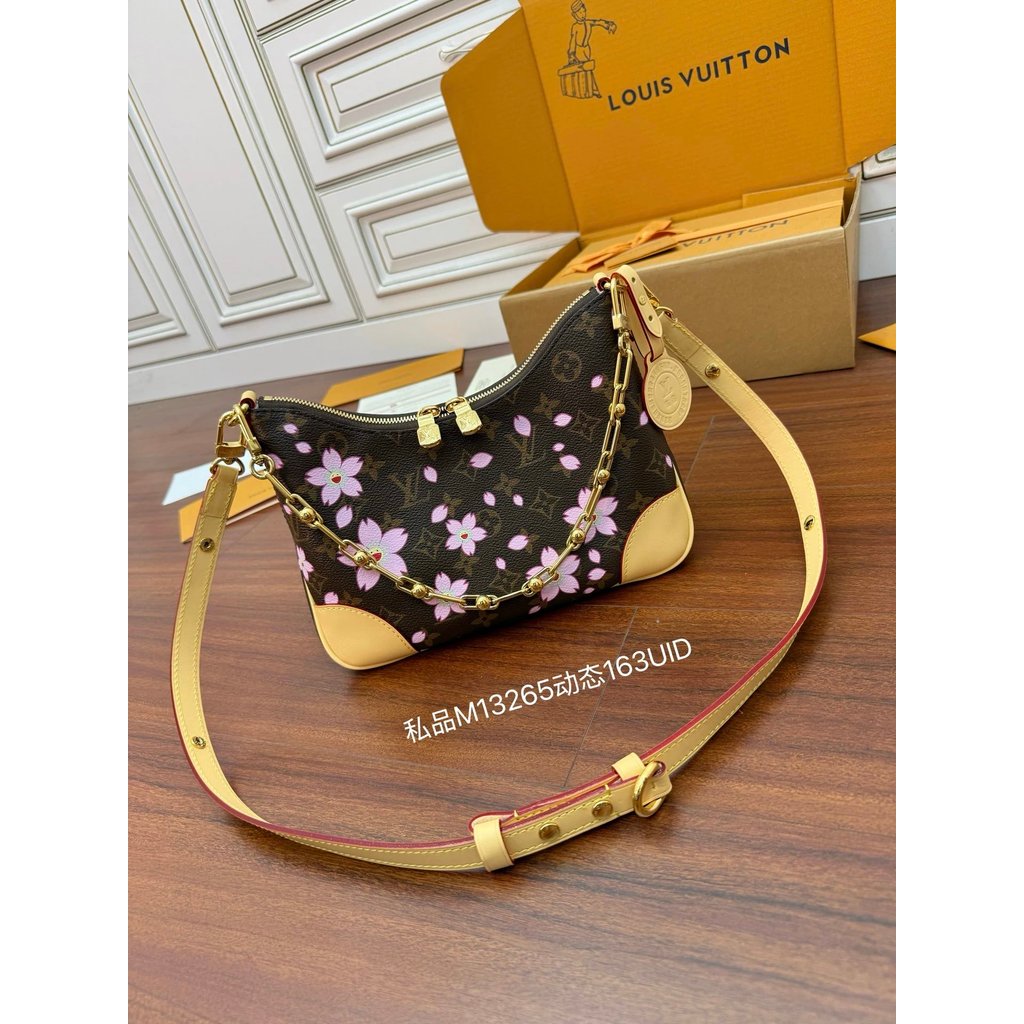 LV Cherry Blossom กระเป๋าคล้องไหล่หนังพร้อมโซ่ถอดได้