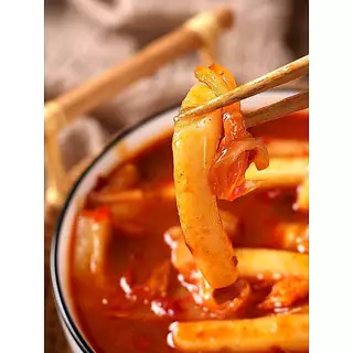 แป้งต๊อก แบบแท่ง ตราสี่หยินเหนียน เค้กข้าวสไลซ์สำหรับทำซุปต็อก Tokpokki 禧运年 火锅年糕 400 克 malamart