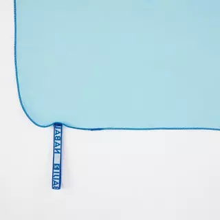 Decathlon Ultra Compact Microfibre Towel ผ้าขนหนูไมโครไฟเบอร์รุ่นกะทัดรัดเป็นพิเศษ ขนาด M 60 X 80 เซนติเมตร - Blue