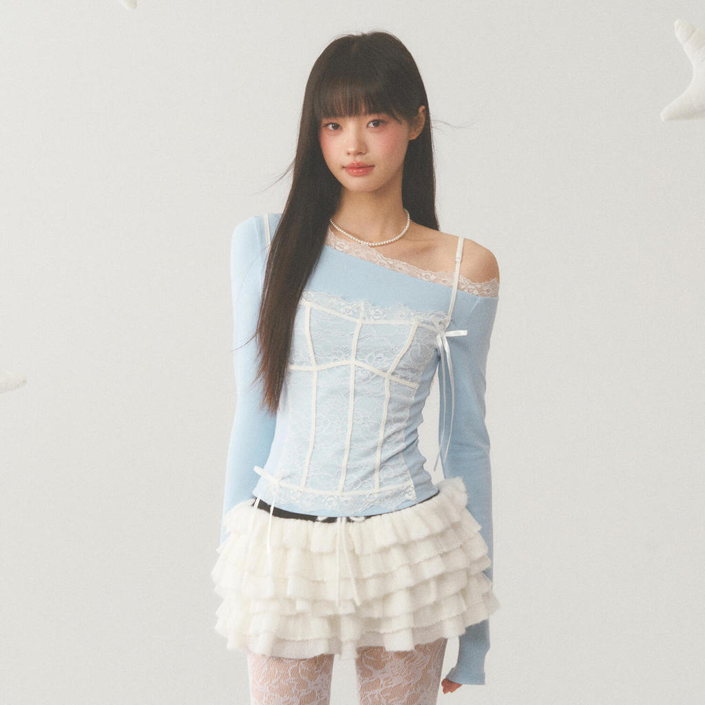 เสื้อยืดผู้หญิงแขนยาวสีฟ้า ดีไซน์ไหล่เฉียงไม่สมมาตร ปลอม2ชิ้นลูกไม้ กระชับ หวาน ใส่ได้หลายลุค Summer66 weekendhub