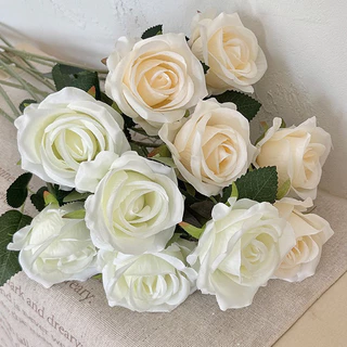 CORNER🌹ดอกกุหลาบ กุหลาบแดง ดอกกุหลาบประดิษฐ์ ดอกกุหลาบปลอม ช่อสําหรับดอกไม้ถนนแต่งงาน พร้อบถ่ายรูป