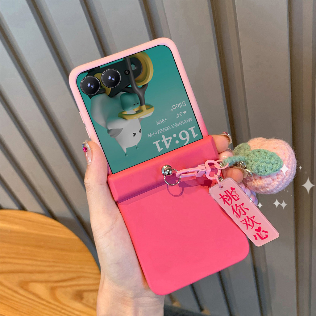 SAMSUNG ใหม่น่ารักGradientสีชมพูเคสโทรศัพท์พร้อมจี้พีชสําหรับSamsung Galaxy Z Flip 7 6 Z Flip6 ZFlip 5 Zflip6 Zflip7 กันกระแทกกลับ