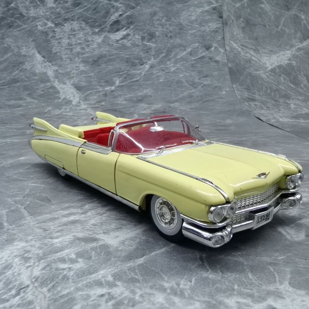 คลังสินค้าพร้อม Fast Shipping Signac 1/32 1959 Cadillac Cadillac Convertible Classic Car Alloy Model