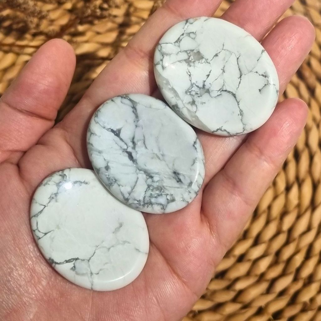 Howlite Worry Stone 1 ชิ้น
