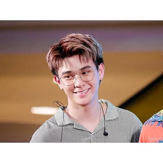 แว่นสายตายาวทรงเหลี่ยมแนววินเทจ เลนส์กรองแสงสีฟ้า รุ่น 7513