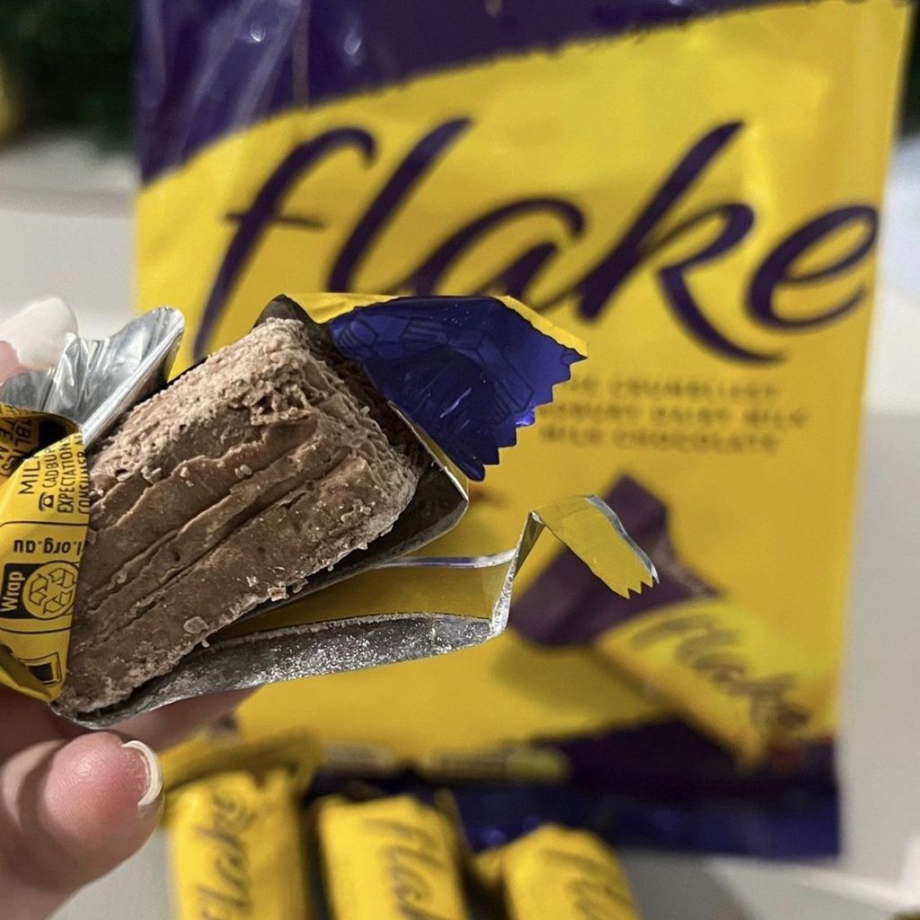 ออสเตรเลีย Daigou Cadbury Cadbury Flake Snowflake Chocolate Snack Cake Wedding 168g26 13 LS73026 @