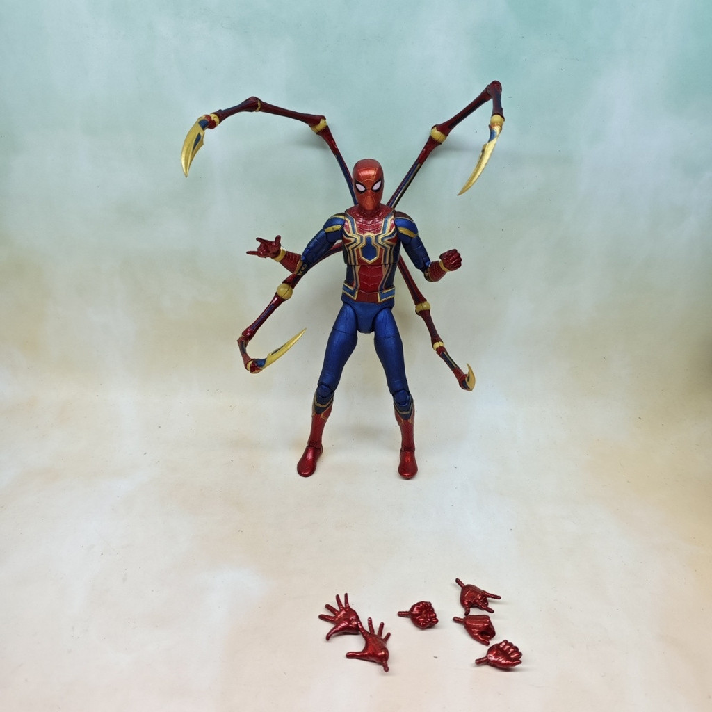 [ราคาไม่แพงสุดๆ] MARVEL SELECT MARVEL ds Iron Spider-Man 23cm MARVEL Action Figure Figure Figure Mod
