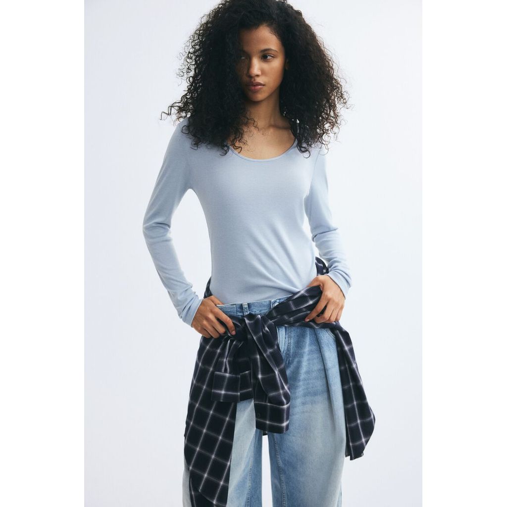 H&M بلوزة نسائية بأكمام طويلة وياقة منحنية — صورة 2