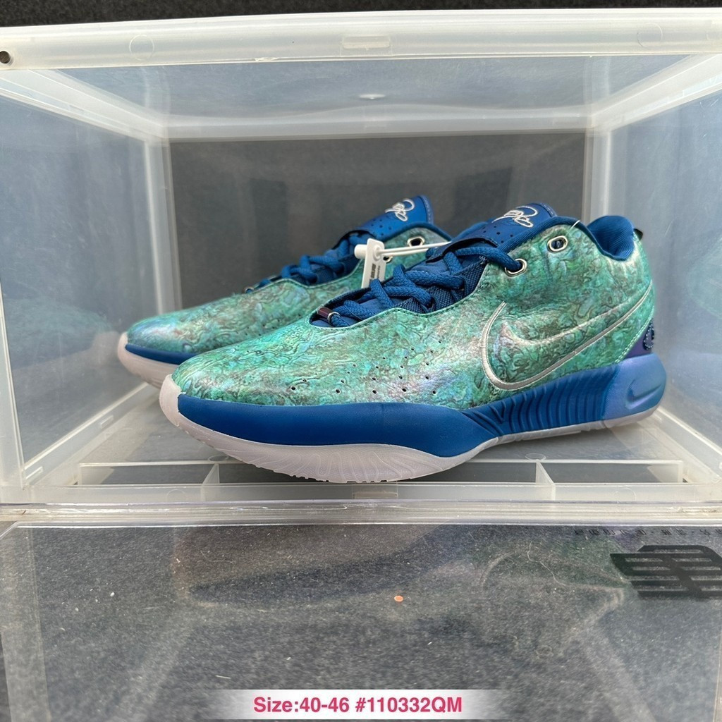 รองเท้าผ้าใบ LeBron 21 ออกแบบมาสําหรับการลดการดูดซึมถุงเท้าและกันลื่น