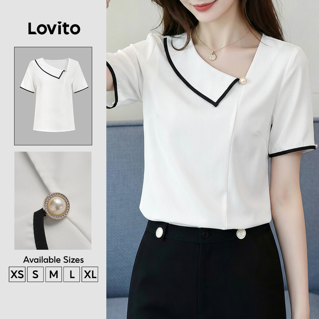 Lovito เสื้อเบลาส์สีขาวผู้หญิง สไตล์หรูหรา คอปกสีบล็อก ทรงไม่สมมาตร เหมาะสําหรับฤดูใบไม้ผลิ/ฤดูร้อน BLK8P2D740