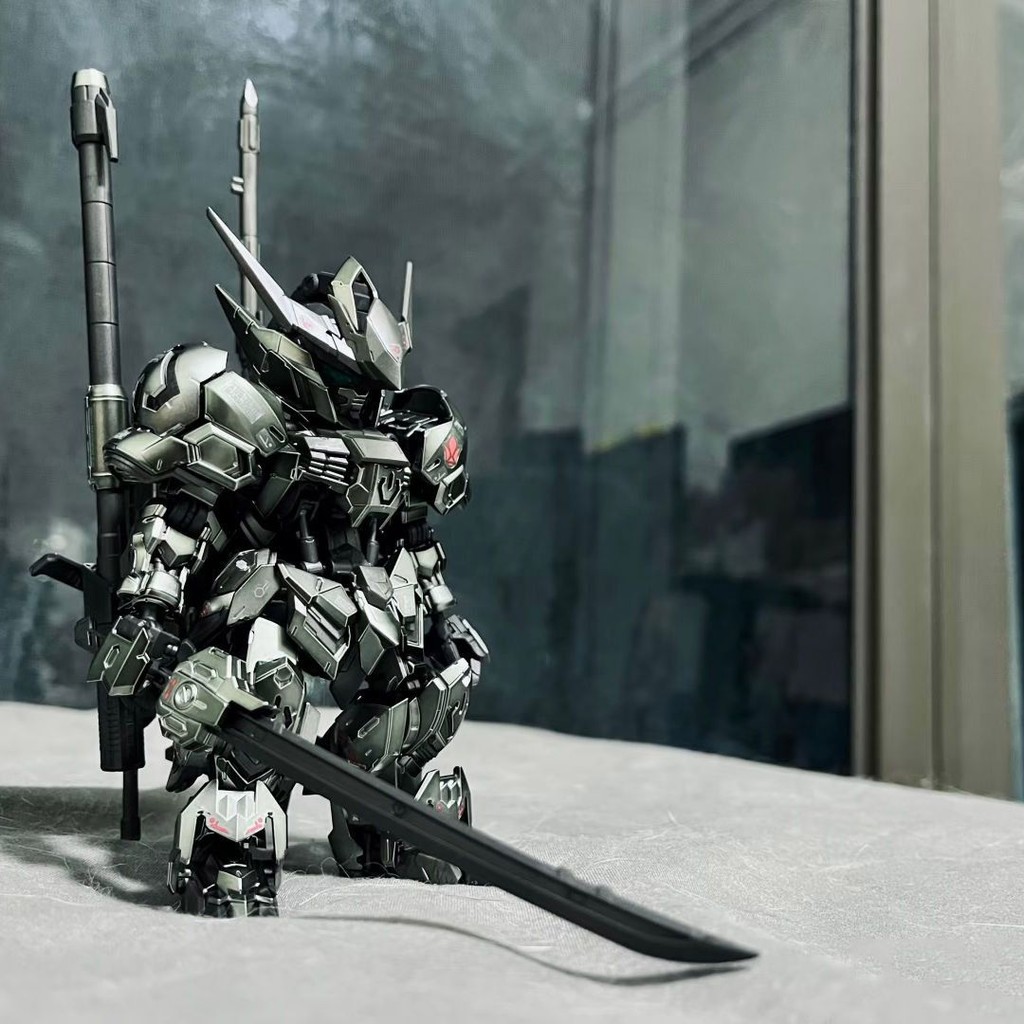 สเปรย์แผ่นสูงผลิตภัณฑ์ใหม่ MGSD Base Limited Babatos Iron Blood Electroplating Color Matching Silver Gundam Assembly Model