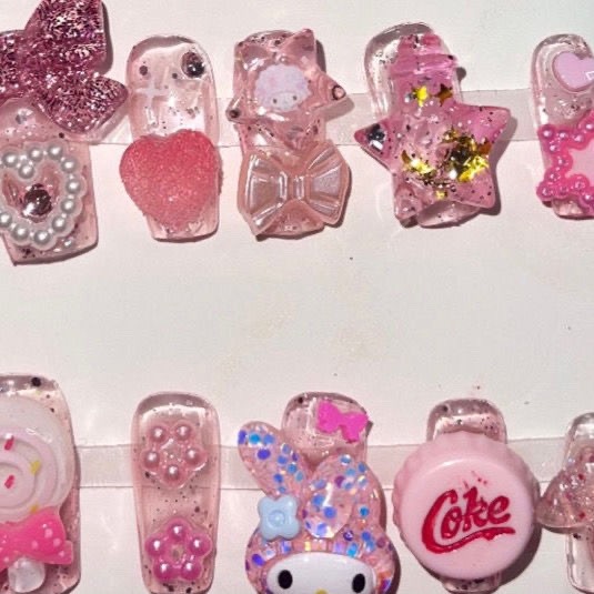 Melody Wearing Nails แต่งเล็บสาวร้อน y2k Sanrio Lollipop Bottle Cap Nails