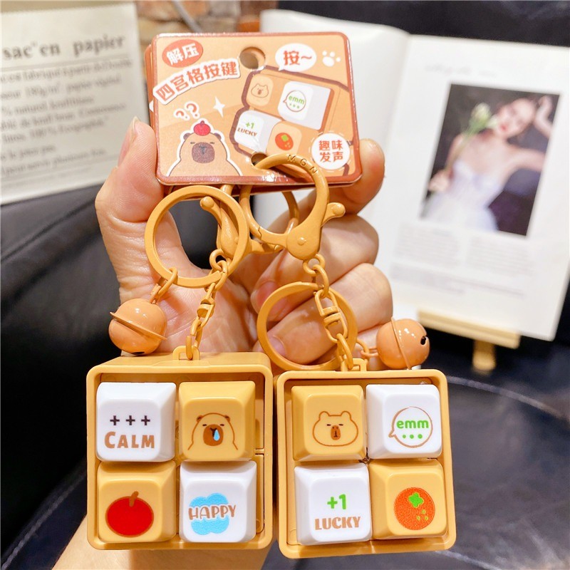 Capybara Fidget คีย์บอร์ดพวงกุญแจ Office Decompression ปุ่ม Calming Keycap ความเครียดบรรเทา Fidget ข