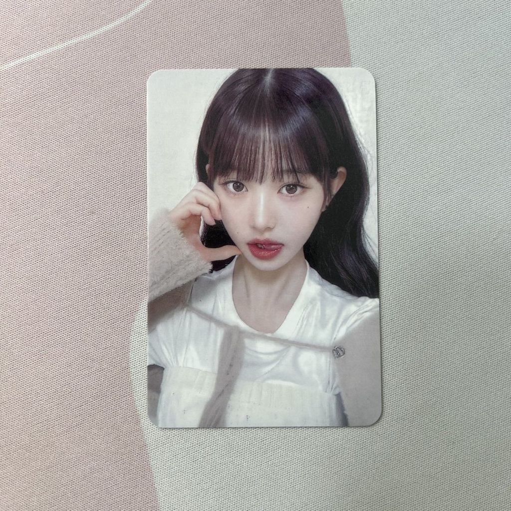 1.31 โยเกิร์ตรอบ fu ive 1.31 ฟุกุโอกะ Field Limited Bonus การ์ด 1.31 ชิ้น Yuanying การ์ดภาพรอบ Self-