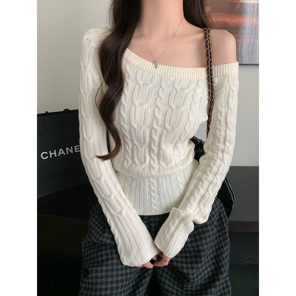 Moses Queen เสื้อถักไหล่เฉียงสไตล์เกาหลีลายเกลียววินเทจ โชว์ไหล่ ผอมเพรียว ใส่เป