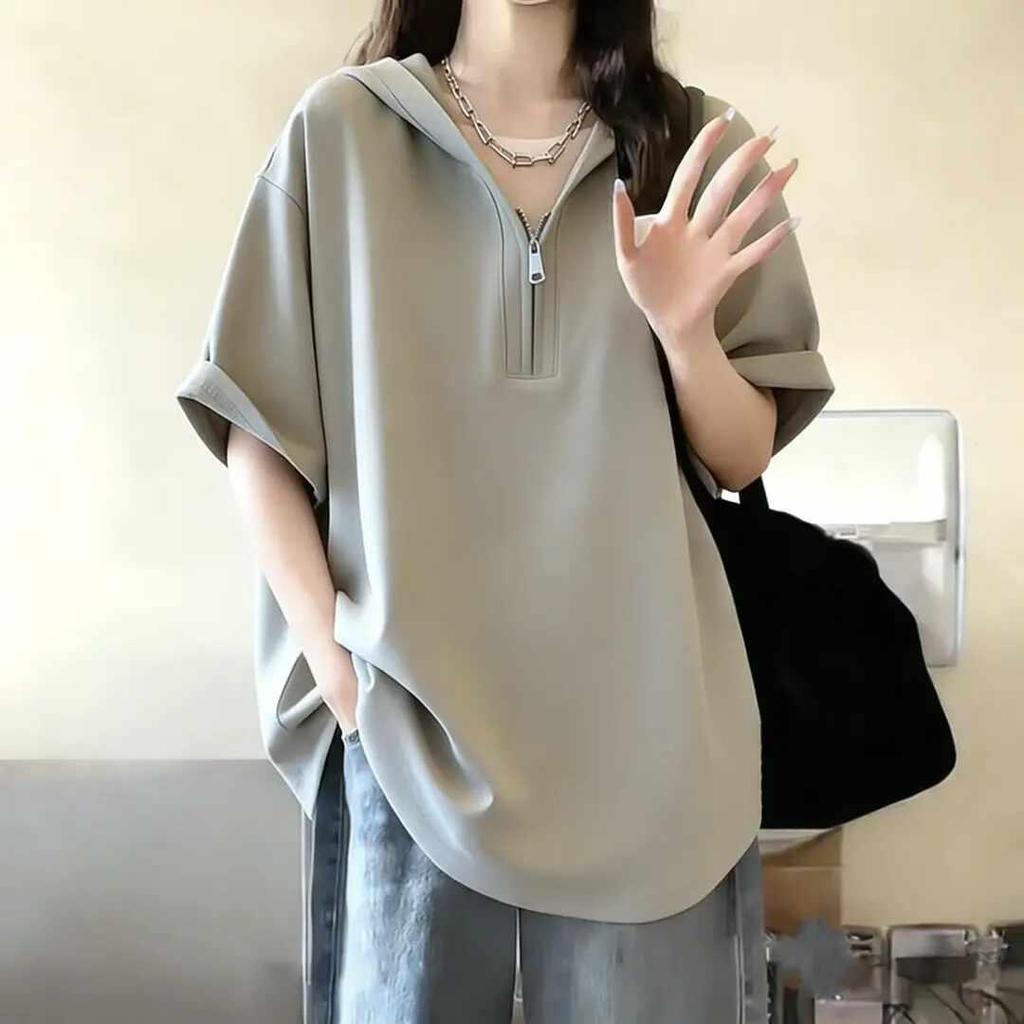 M-4XL อินเทรนด์ธรรมดาครึ่งซิป Hooded Oversize เสื้อยืดแขนสั้นผู้หญิง Plus ขนาดโค้ง Hem Top