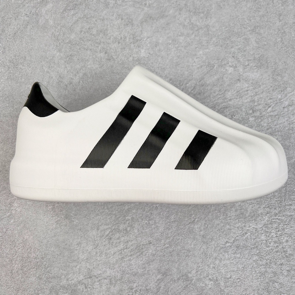 AdiFOM Superstar Shell Head รุ่น Slip-On รองเท้าผ้าใบลําลองเป็ดปาล์มรองเท้าสีขาวสีดํา HQ8750