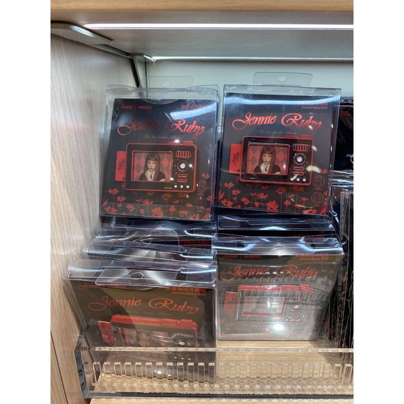 [MINISO] MINISO Jennie Ruby Jennie Ruby Series Metal Pull-out สติ๊กเกอร์ติดตู้เย็นแม่เหล็กดูด