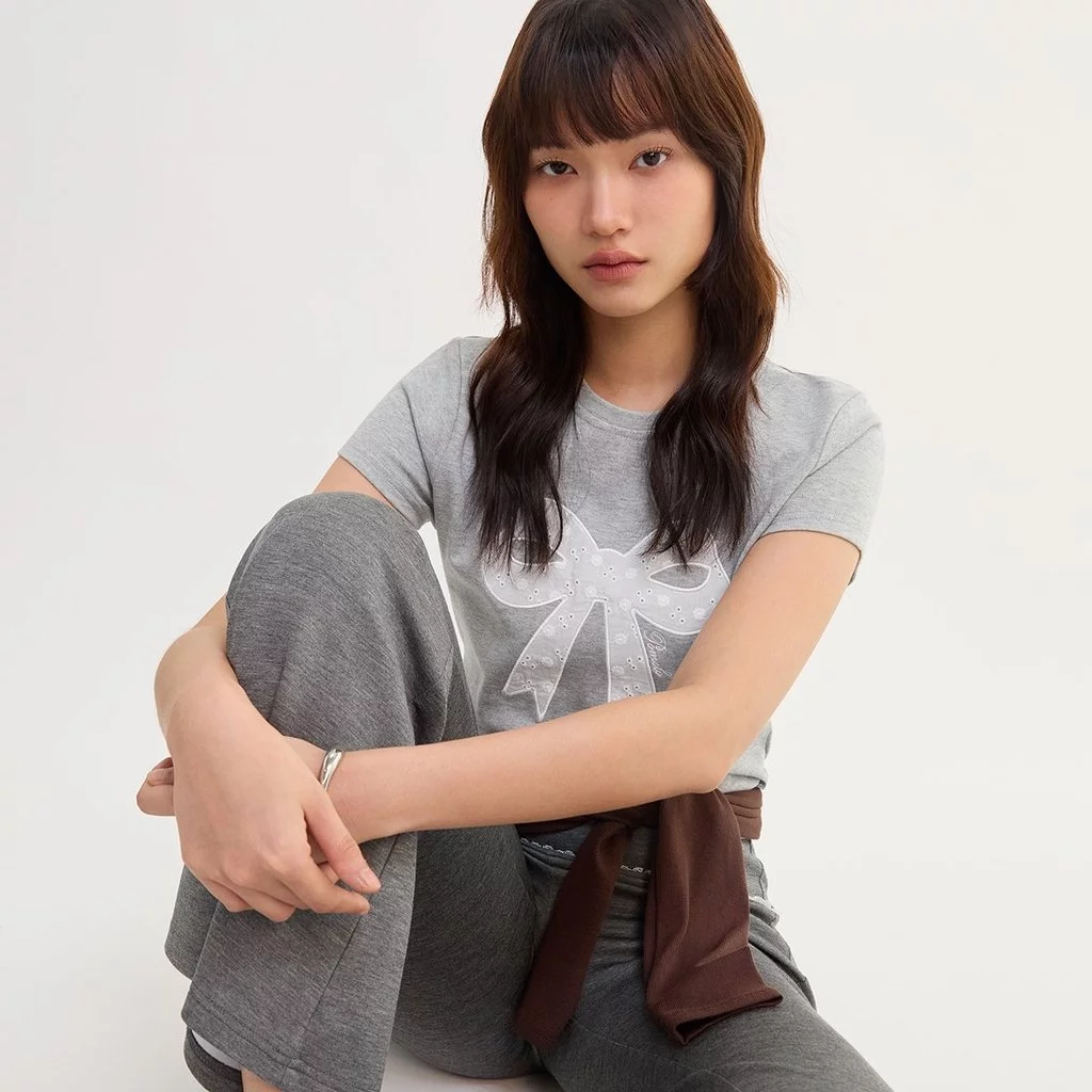 [Pomelo] เสื้อยืดคอกลมพิมพ์ลาย / Graphic Tee