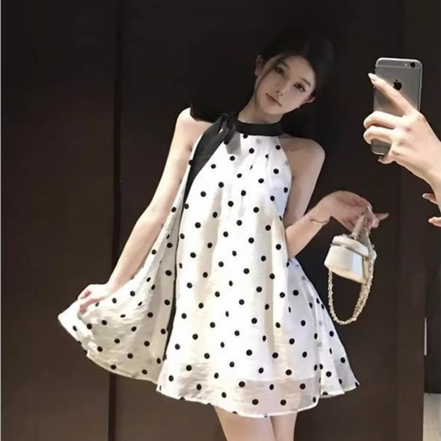 Verve ตู้เสื้อผ้าน่ารักสําหรับฤดูร้อนชุดเดรสคล้องคอลายจุดกระโปรง Super A-Line