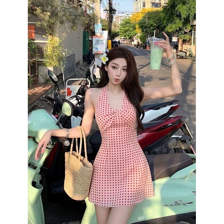 2026 สินค้าใหม่ภาษาฝรั่งเศสคํายักษ์สวยสวย Halter คอ Polka Dot V คอชุดผู้หญิงฤดูร้อนเอวแคบ Slimmer ดู