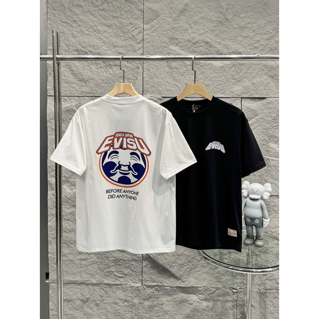 EVISU/God of Fortune/2026 ต้นฤดูใบไม้ผลิสไตล์ใหม่เสื้อยืดแขนสั้นชายหญิงคู่สไตล์รอบคอ Slim-fit กลางแจ