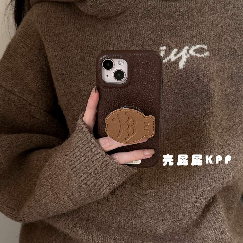 Huiwanju Retro รูปแบบหนังสีน้ําตาลวงเล็บปลาไขมันขนาดเล็ก 14 สําหรับ iPhone17Pro Apple 16ProMax เคสโทรศัพท์มือถือ iPhone16 รวมทุกอย่าง 13 นุ่ม 15Promax เคสป้องกัน 17Pro