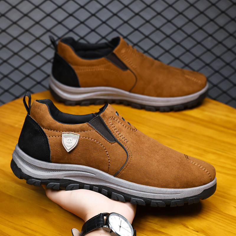 รองเท้าผู้ชายขนาดใหญ่ Slip-On รองเท้าขี้เกียจ Dirt-Resistant ทนต่อการสึกหรอรองเท้าป้องกันแรงงานกลางแจ้ง