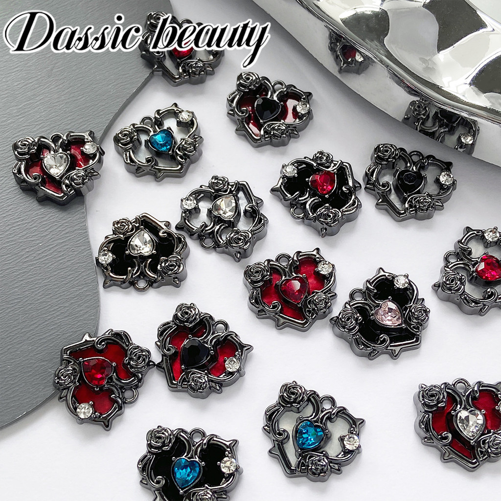 จี้รูปดอกกุหลาบหนามสไตล์โกธิคสีเข้ม จี้รูปหัวใจหุ้มด้วยโลหะผสม Rhinestone จี้สร้อยข้อมือลูกปัดทำมือ DIY สร้อยคอ ต่างหู เครื่องประดับ