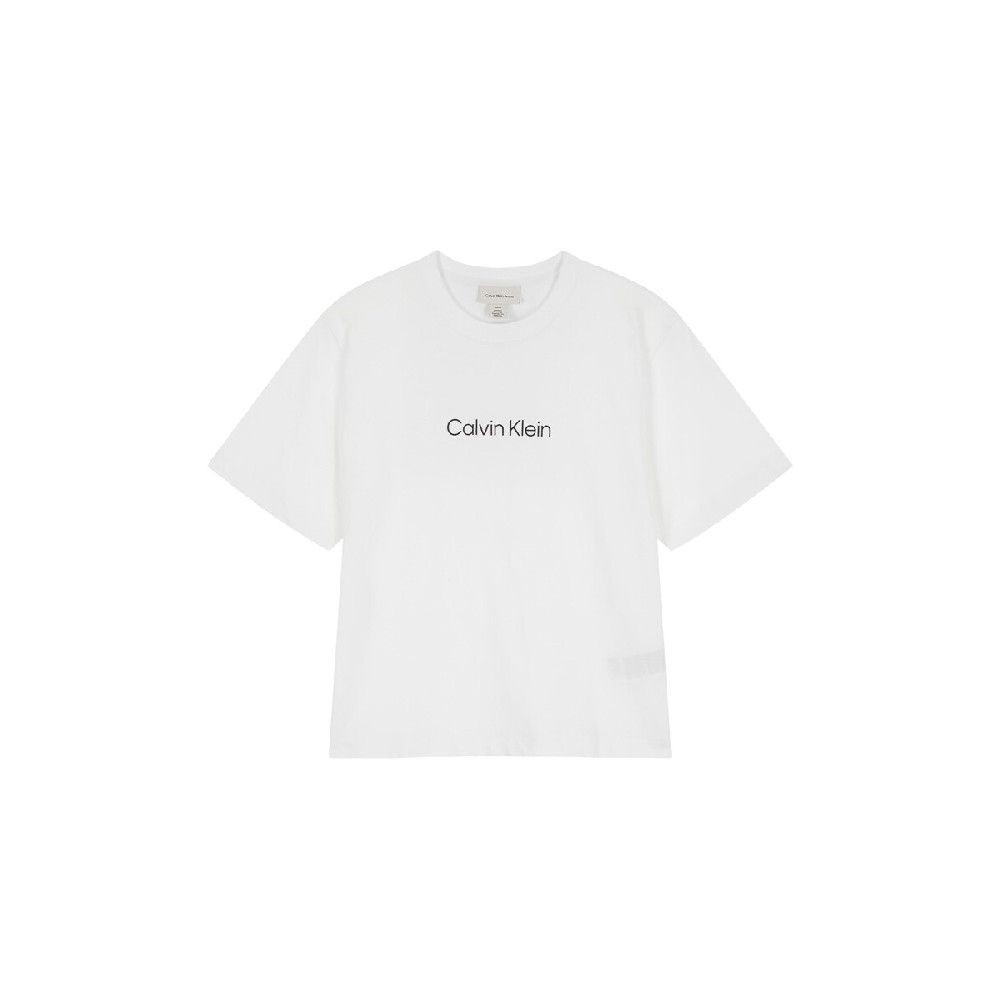 CALVIN KLEIN เสื้อยืดคอกลมแขนสั้นผู้หญิง Standard Logo ทรง Relaxed รุ่น 47A220G YAA – สีขาว ราคา ถูกที่สุด ดีลบีเคเค แกลเลอรีภาพที่ 6